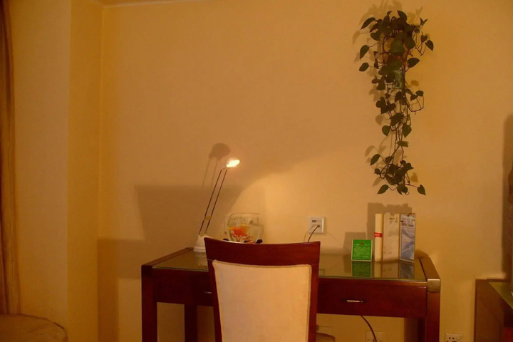 Room 3 of 27