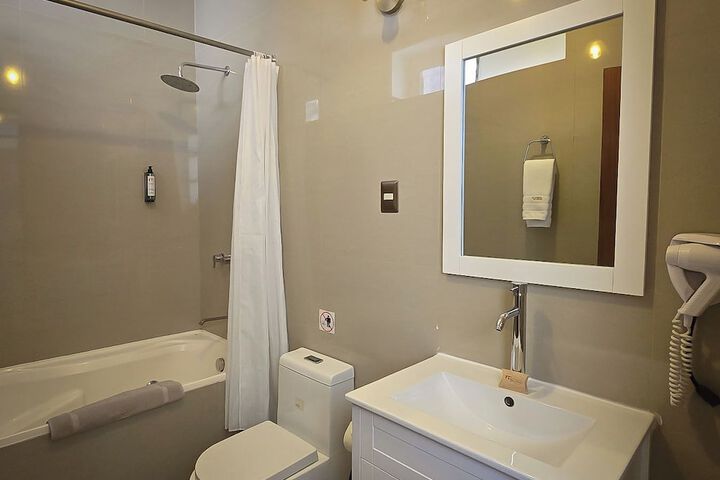 Room 52 of 75