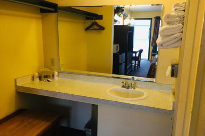 BUDGET INN CARAVAN MOTEL