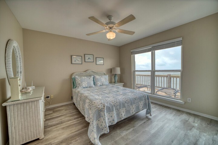 Room 9 of 23
