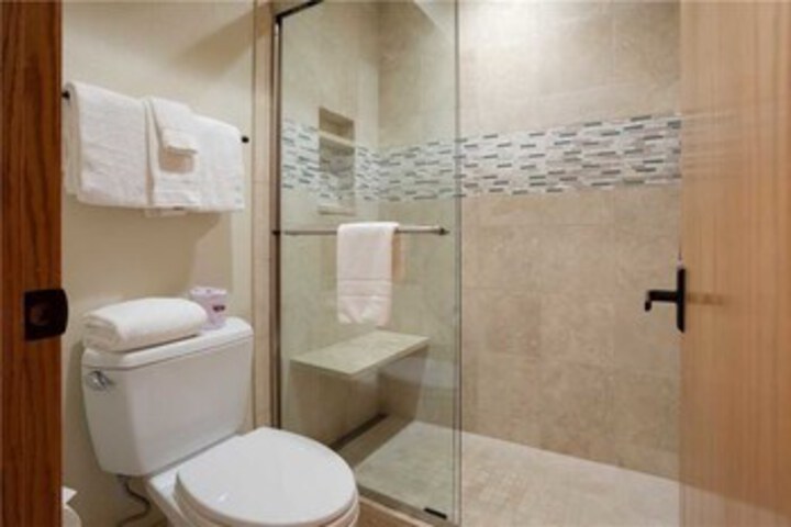 Room 6 of 23