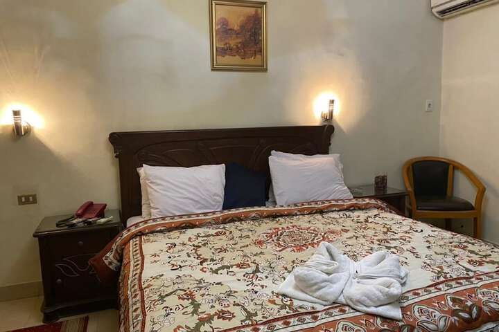 Room 18 of 52