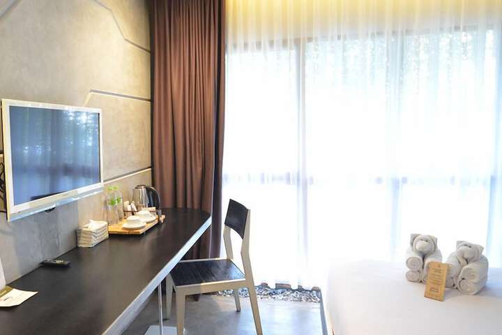 Room 16 of 64