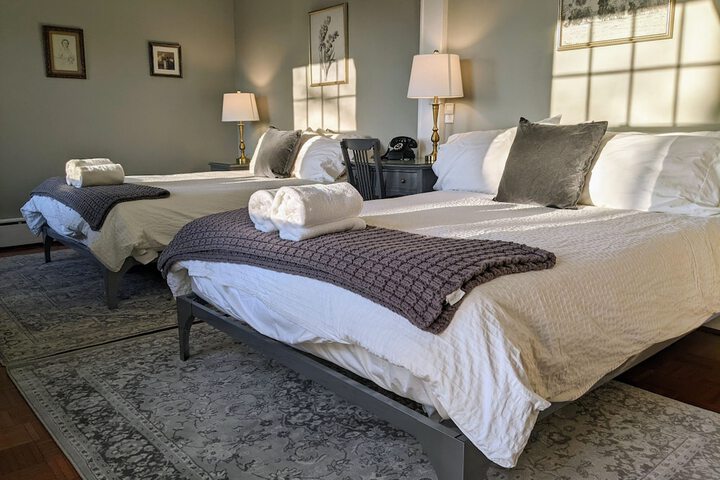 Room 105 of 258
