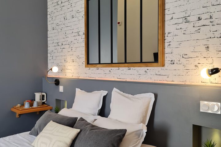 Room 48 of 210