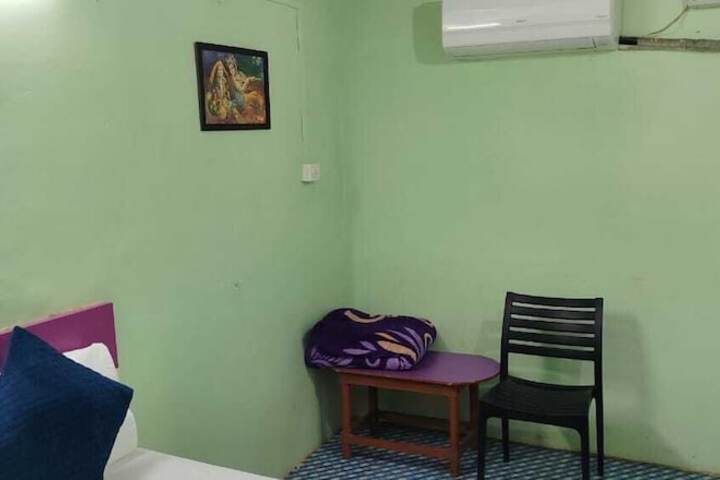 Room 5 of 35