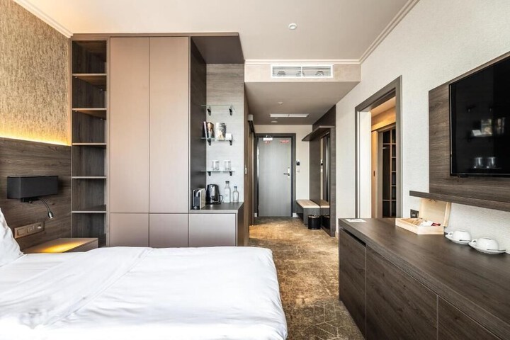 Room 26 of 55
