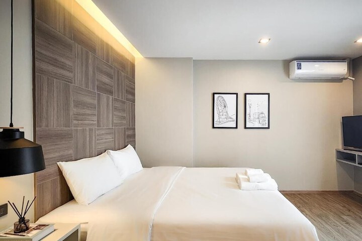 Room 8 of 22