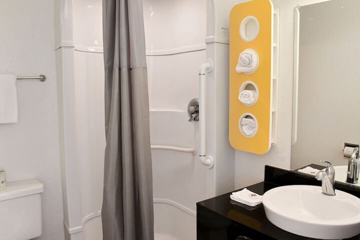 Bathroom amenities