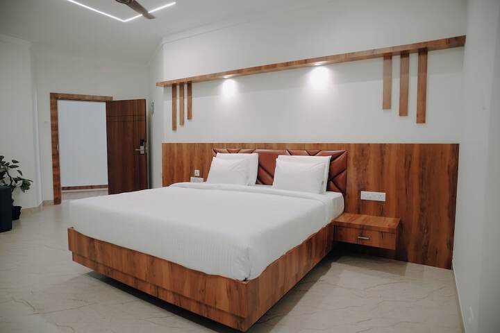 Room 13 of 94