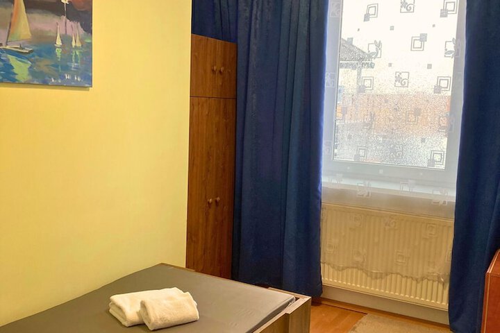 Room 5 of 40