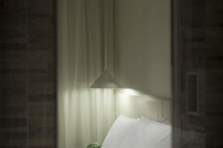 Room 9 of 33