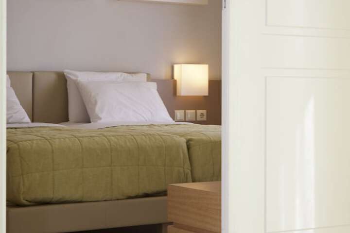 Room 18 of 229