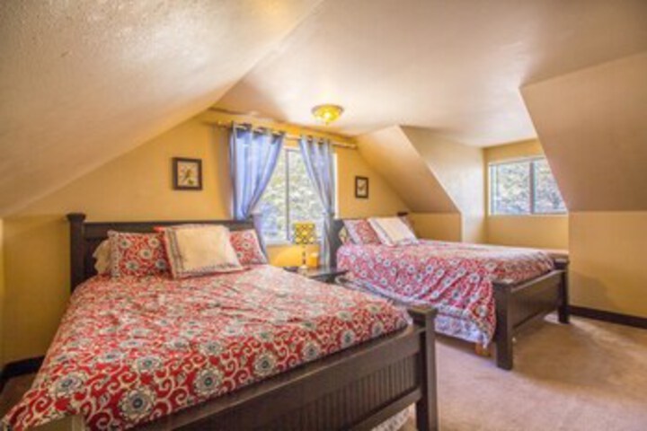Room 32 of 40