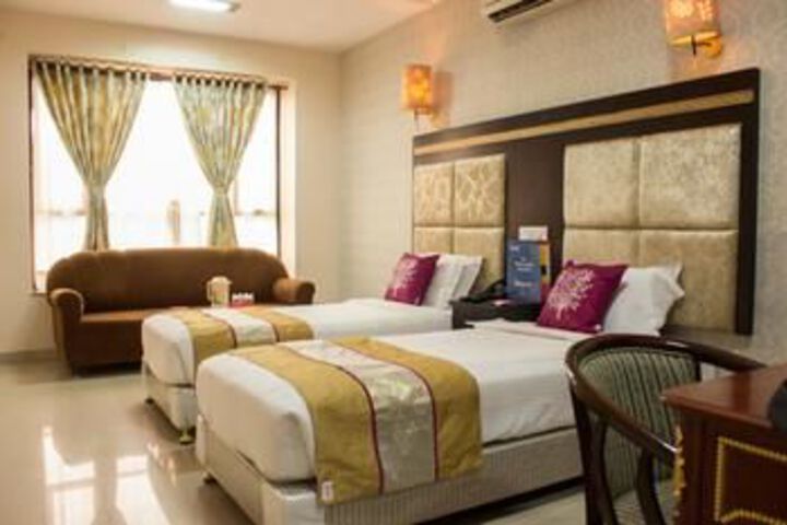 OYO 1693 Hotel Orient Inn