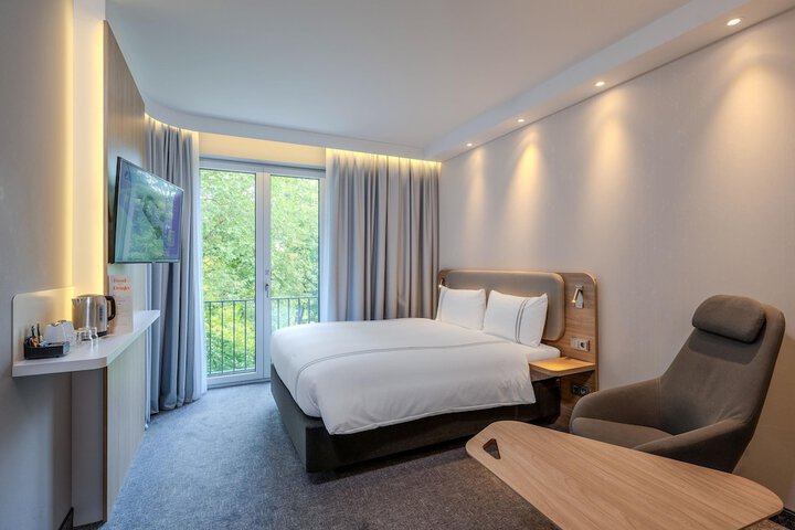 Room 26 of 72