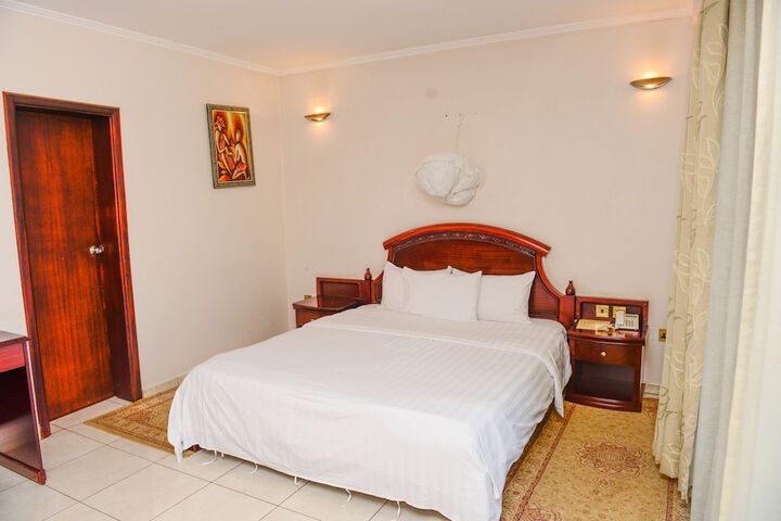 Room 6 of 56