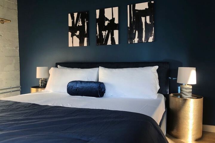 Room 51 of 108