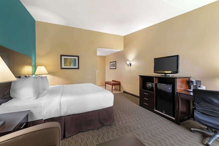 1 King Bed Accessible (54 of 54)