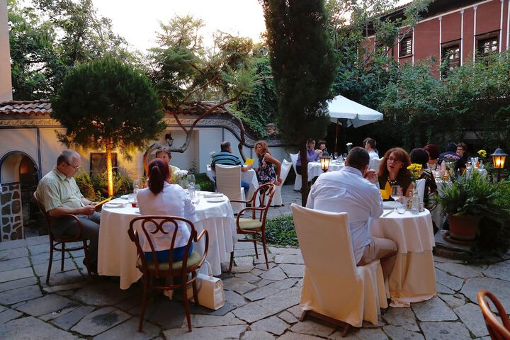 Dining 72 of 79