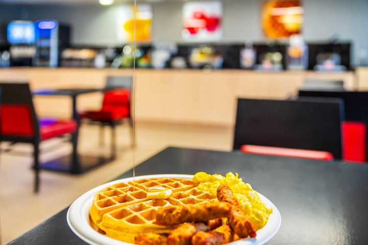 Breakfast/Coffee Service 38 of 46