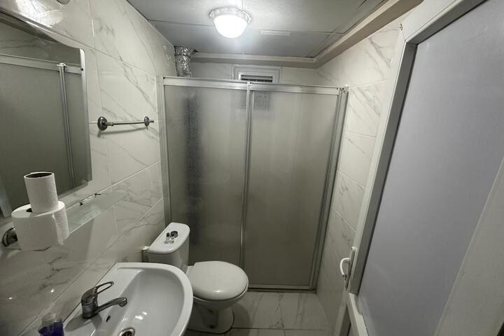 Room 11 of 12
