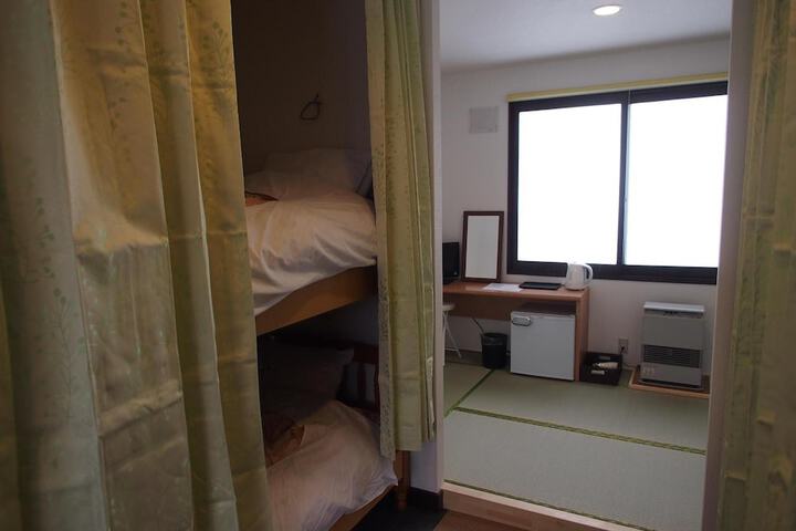 Room 12 of 34