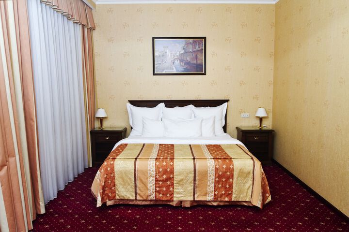 Room 7 of 34
