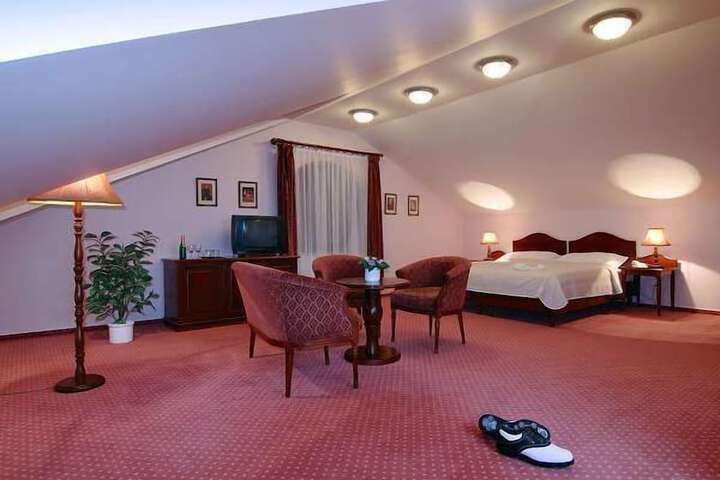 Room 7 of 46