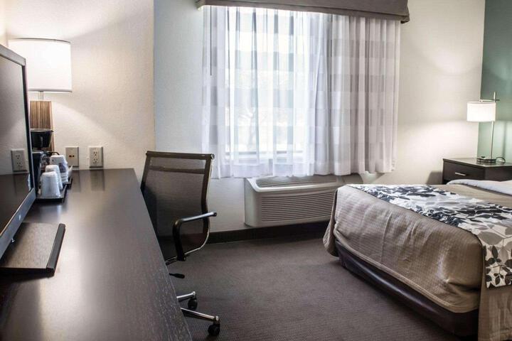 2 Double Beds (1 of 10)