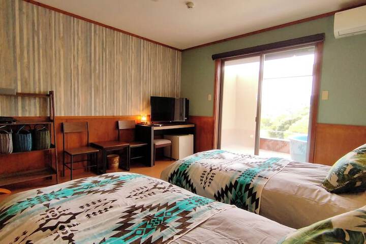 Room 13 of 61