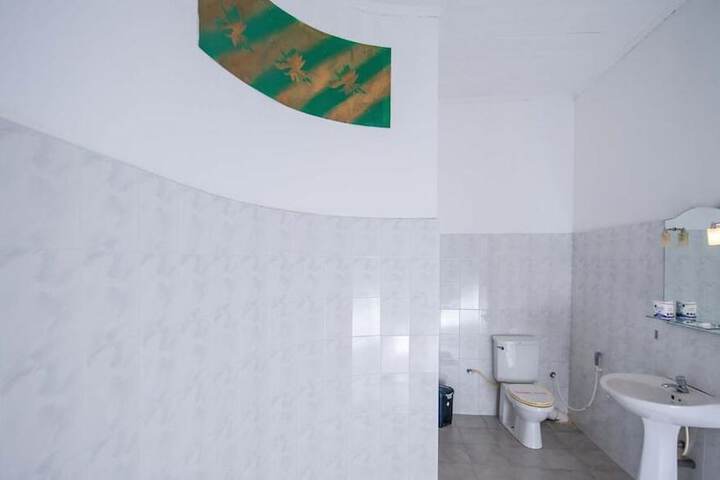 Room 34 of 53