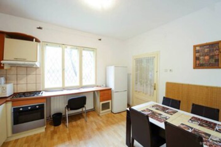 Room 11 of 17