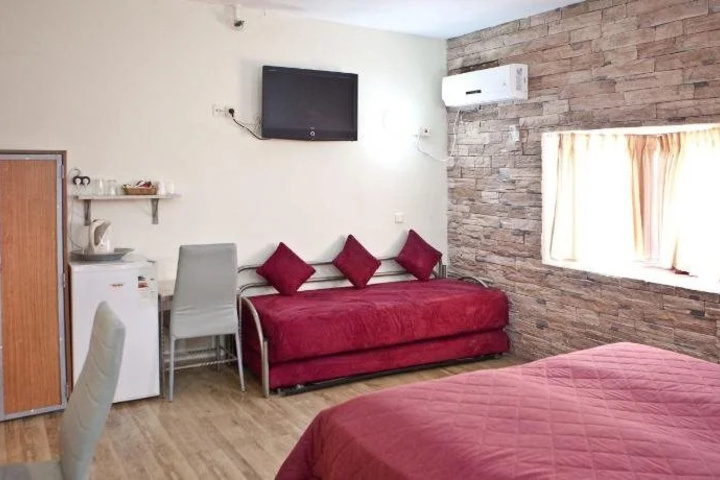 Room 5 of 24
