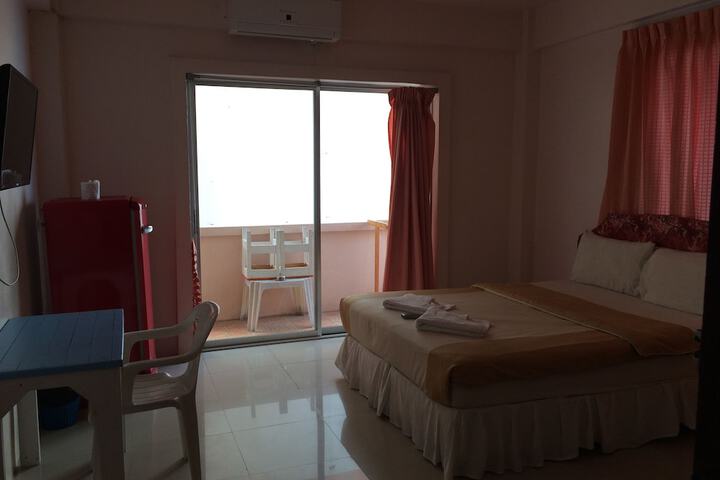 Room 8 of 72