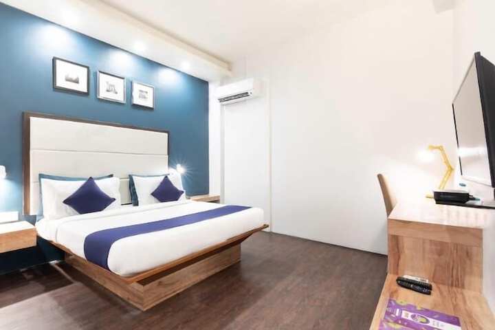 Room 9 of 19