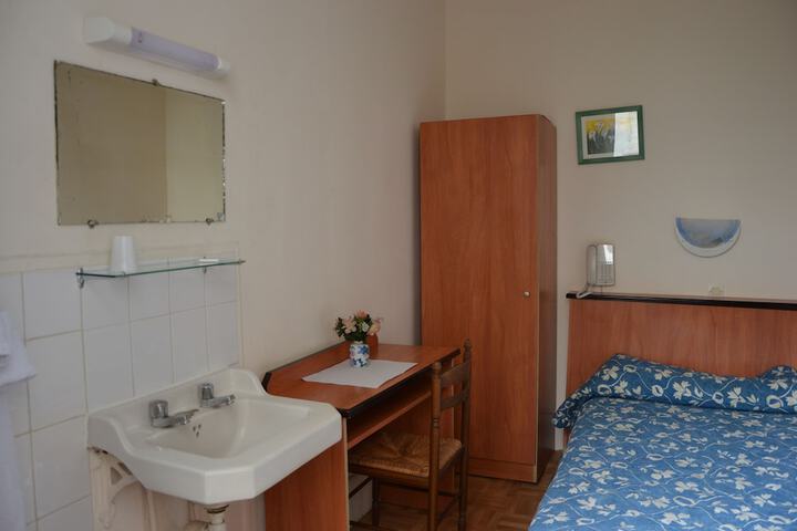 Room 12 of 70