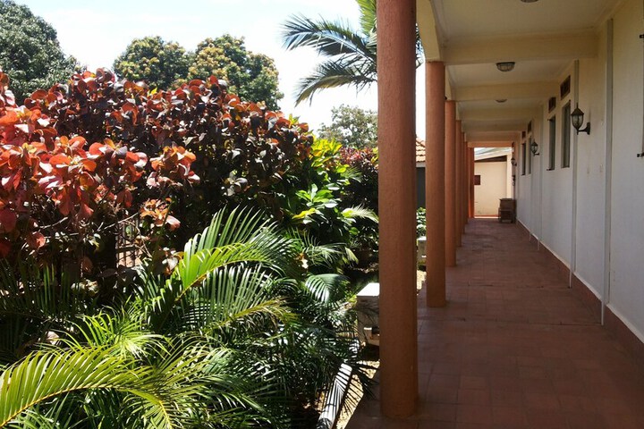 Hotel Exterior 54 of 60