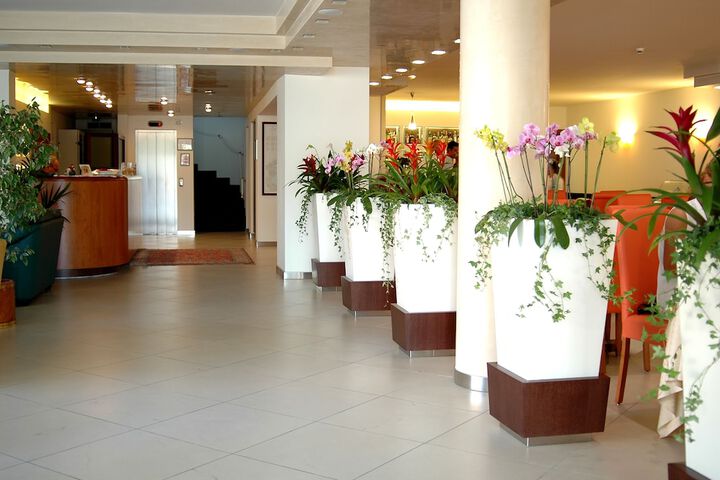 Hotel 2 of 62
