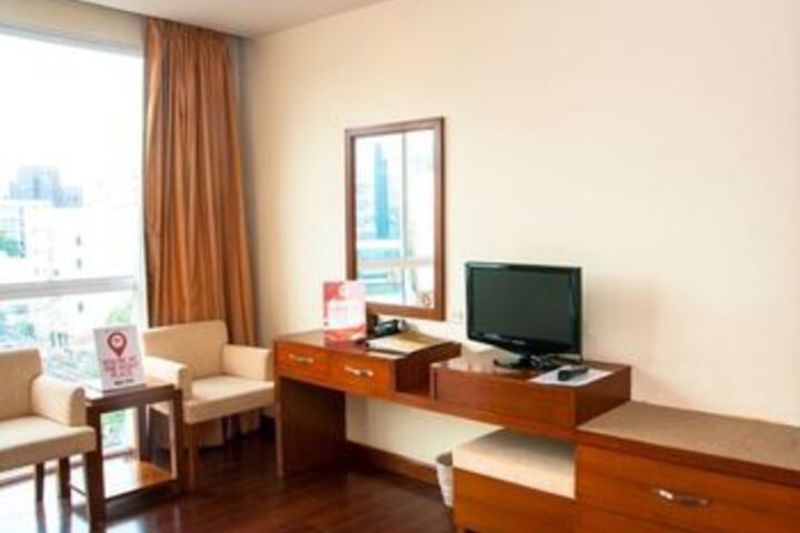 Room 12 of 76