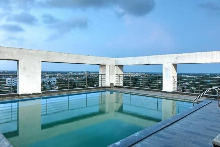 Pool 32 of 44