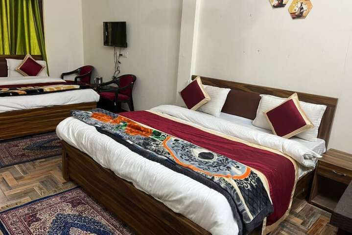 Room 6 of 24