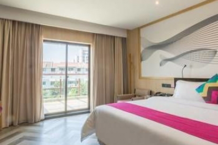 SHENG GAO HOTEL NEAR SNIEC AND DISNEYLAN
