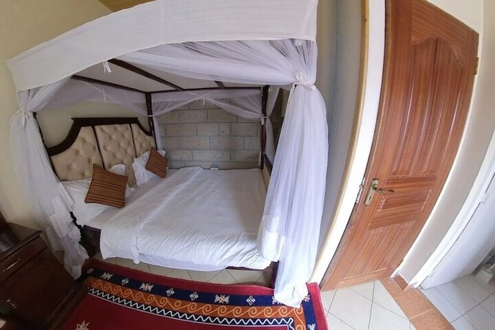 Room 5 of 44