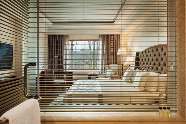 Room 33 of 55