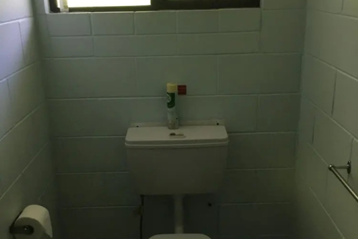 Room 10 of 24