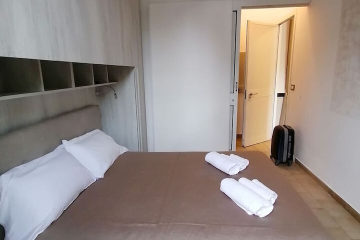 Room 16 of 64