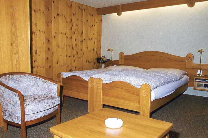 Room 10 of 10