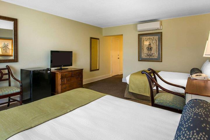 Standard Double Room Garden View (14 of 14)