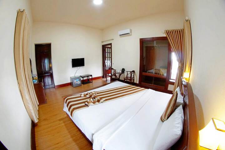 Room 22 of 77